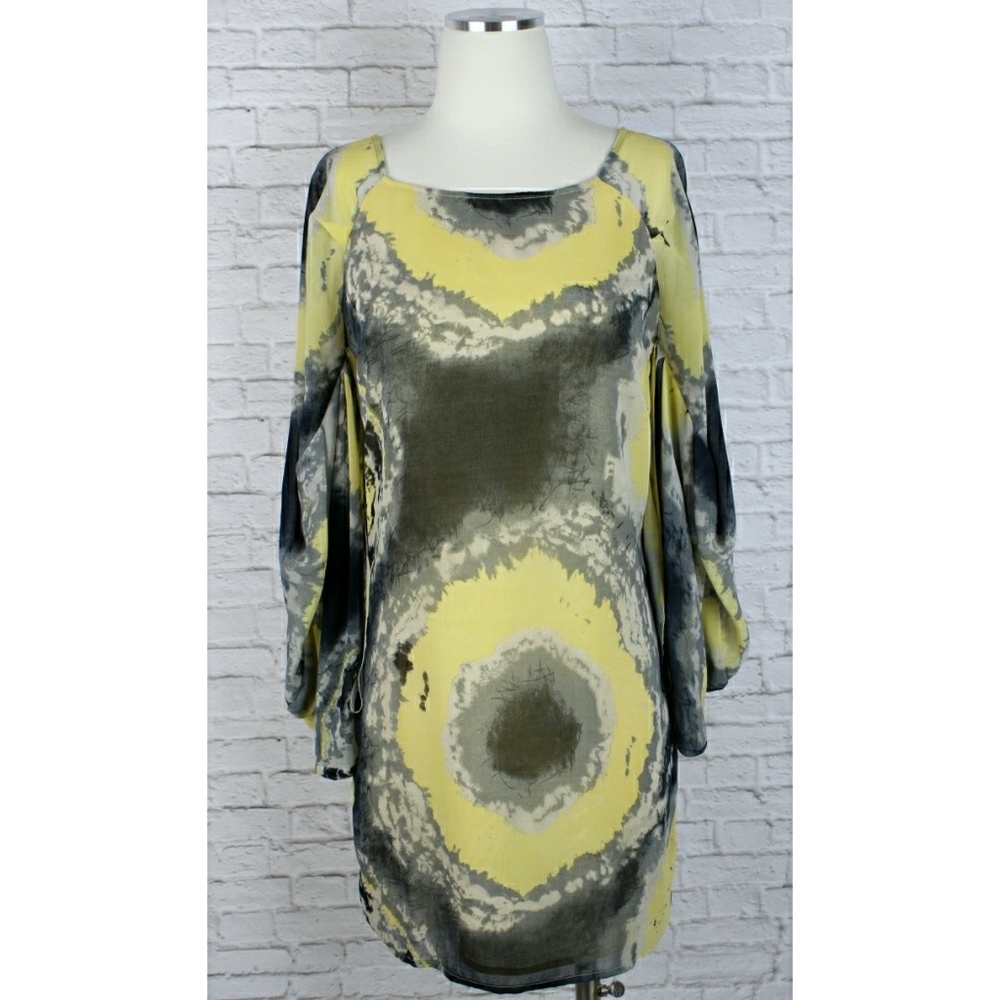 Ark & Co Yellow & Gray Bell Sleeved Shift Dress